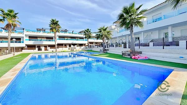 Casa de 0,0113 ha en venta en Torrevieja, Alicante