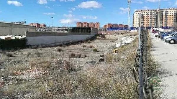 Terreno urbano de 0,319 ha en venta en Madrid, Madrid