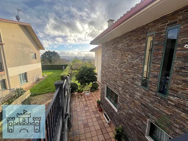 Casa de 0,0877 ha en venta en Bergondo, La coruña