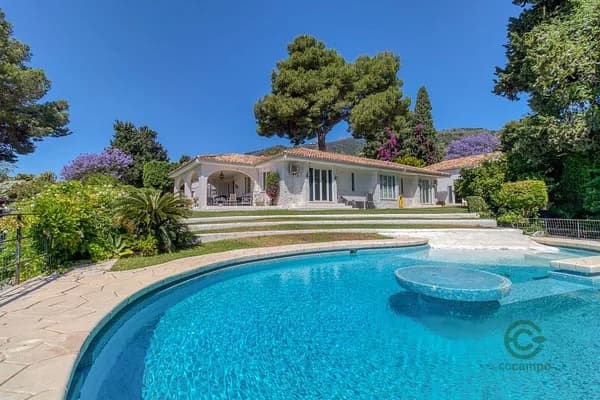 Casa de 0,195 ha en venta en Benalmádena, Malaga