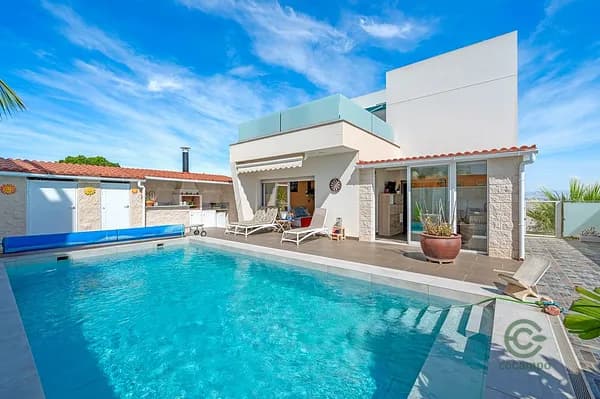 Casa de 0,0432 ha en venta en Benijofar, Alicante