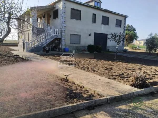 Casa de 0,13 ha en venta en Parada de arriba, Salamanca