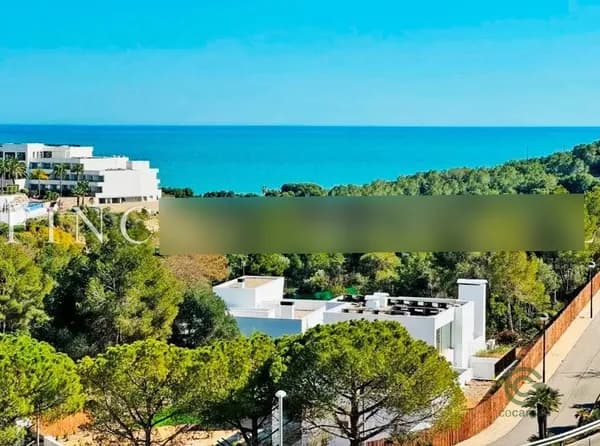 Terren urbà de 0,12 ha per a venda a Barcelona