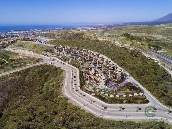 Casa de 0,0621 ha en venta en Benahavis, Malaga