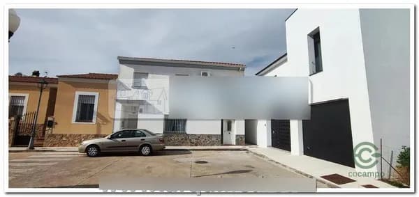 Casa de 0,0176 ha en venta en Higuera la real, Badajoz