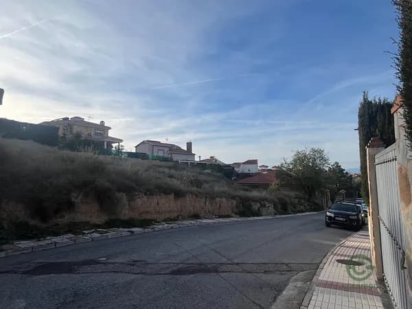 Terreno urbano de 0,0515 ha en venta en Otura, Granada