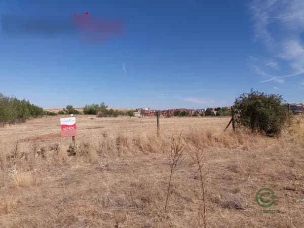 Finca agrícola de 0,5962 ha en venta en Segovia, Segovia