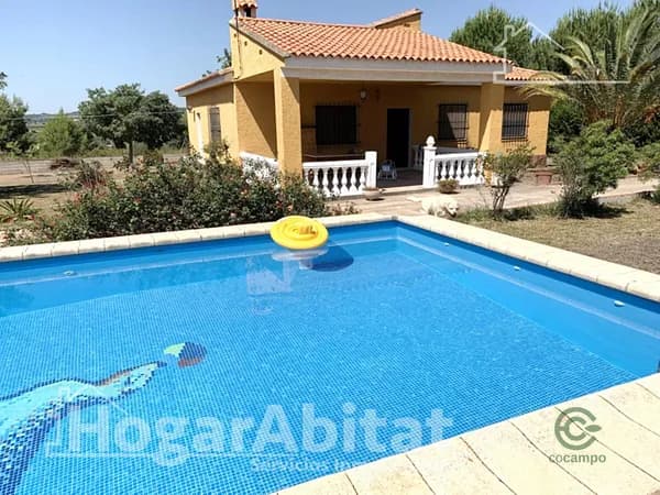 Finca de recreo de 0,3161 ha en venta en Chiva, Valencia
