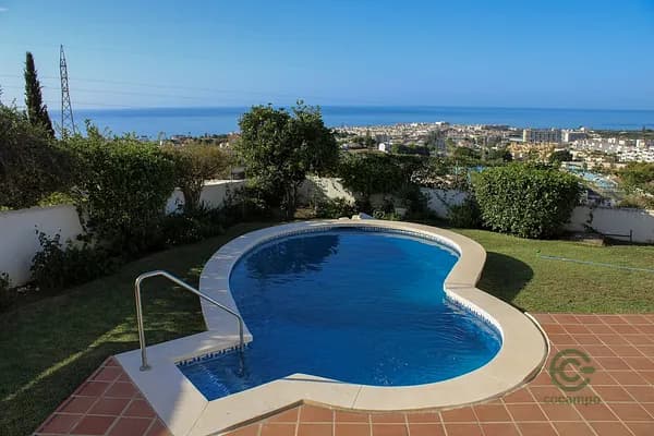 Casa de 0,0527 ha en venta en Nerja, Malaga