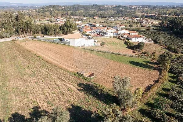 Terreno urbano de 0,162 ha en venta en Aveiro, Aveiro