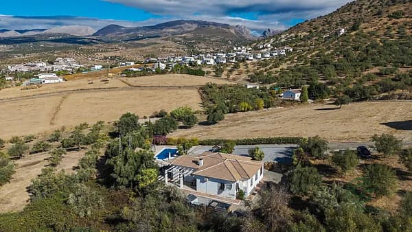Finca rústica de 0,6 ha en venta en Málaga