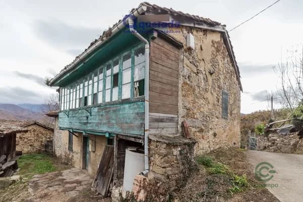 Casa de 0,0116 ha en venta en Quiros, Asturias