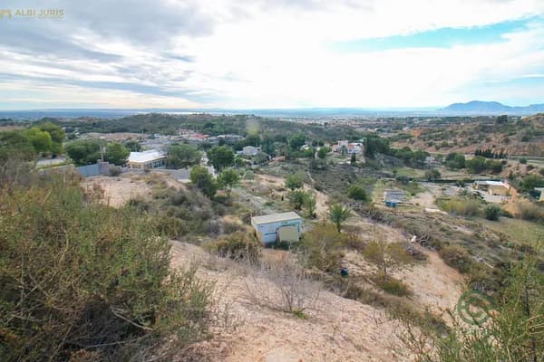 Finca rústica de 0,59 ha en venta en Crevillent, Alicante