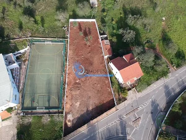 Terreno urbano de 0,12 ha en venta en Loulé, Algarve