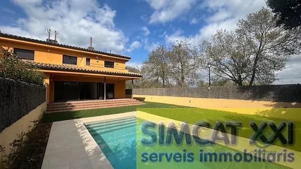 Finca rústica de 0,0453 ha en venta en Avinyonet de puigventós, Girona