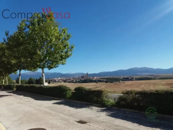 Casa de 0,0311 ha en venta en Segovia, Segovia