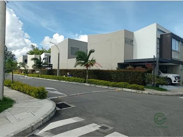 Terreno urbano de 0,0102 ha en venta en Antioquia