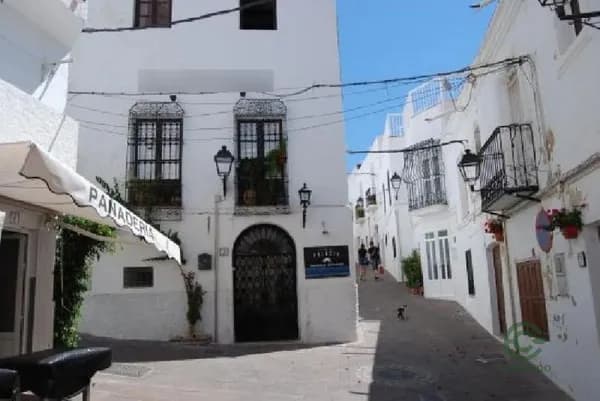 Terren urbà de 0,0266 ha per a venda a Almeria