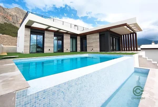 Casa de 0,0309 ha en venta en Polop, Alicante