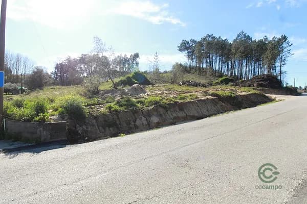 Terreno urbano de 0,2713 ha en venta en Leiria, Leiria