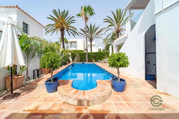 Casa de 0,08 ha en venta en Marbella, Malaga