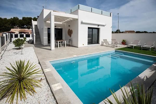 Casa de 0,03 ha en venta en Pilar de la horadada, Alicante