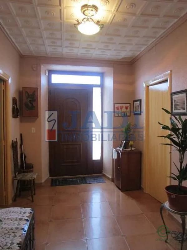 Casa de 0,0178 ha en venta en Valdepeñas, Ciudad real