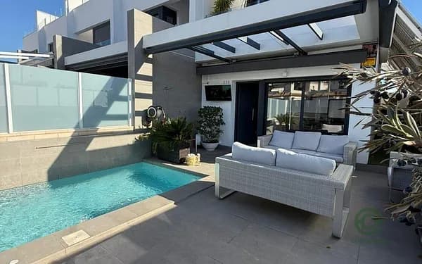 Finca rústica de 0,018 ha en venta en Orihuela costa, Alicante