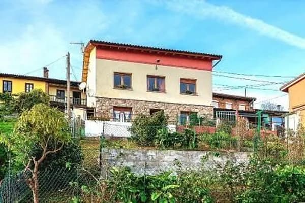 Casa de 0,01 ha en venta en Bimenes, Asturias