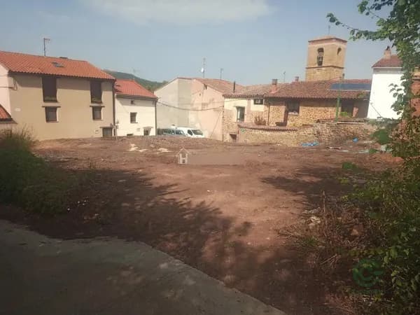 Terreno urbano de 0,0376 ha en venta en Ocon, La rioja
