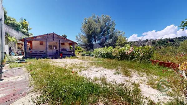 Terrain urbain de 0,23 ha pour vente à Provence-alpes-côte d'azur