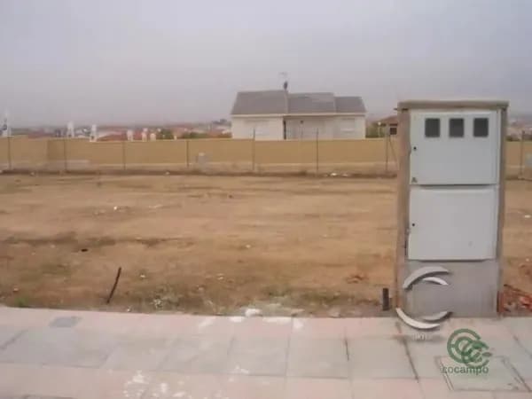Terreno urbano de 0,023 ha en venta en Mocejon, Toledo