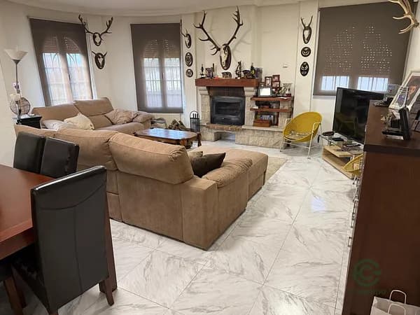 Casa de 0,05 ha en venta en Bargas, Toledo