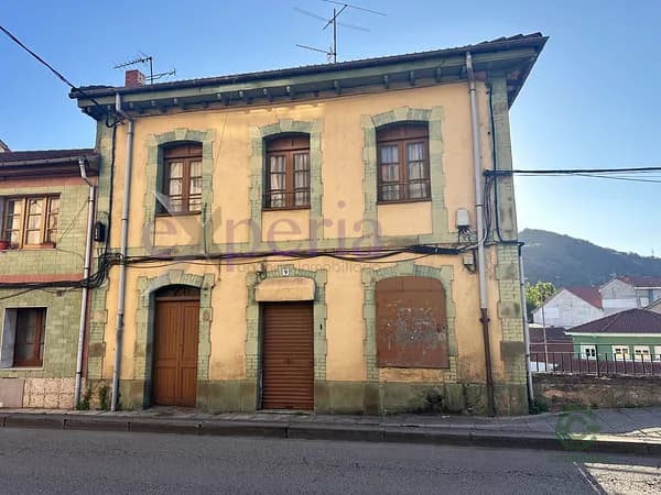 Casa de 0,0158 ha en venta en Langreo, Asturias