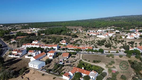Casa de 0,2163 ha en venta en Grândola, Setúbal