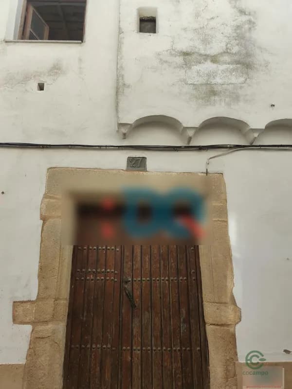 Casa de 0,008 ha en venta en Alburquerque, Badajoz