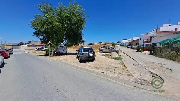 Casa de 0,4409 ha en venta en Huévar del aljarafe, Sevilla