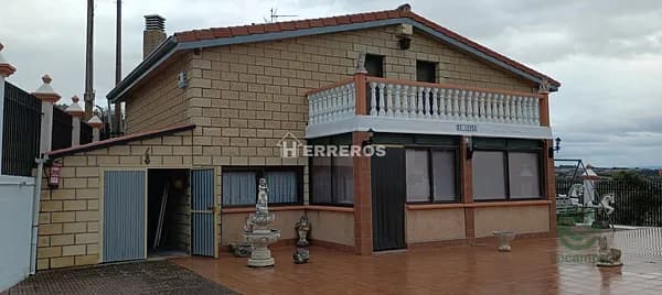 Casa de 0,0724 ha en venta en Lanciego, Alava