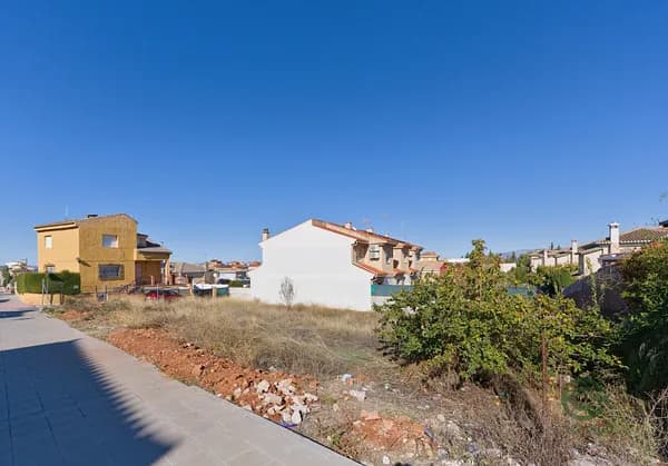 Terreno urbano de 0,056 ha en venta en Otura, Granada