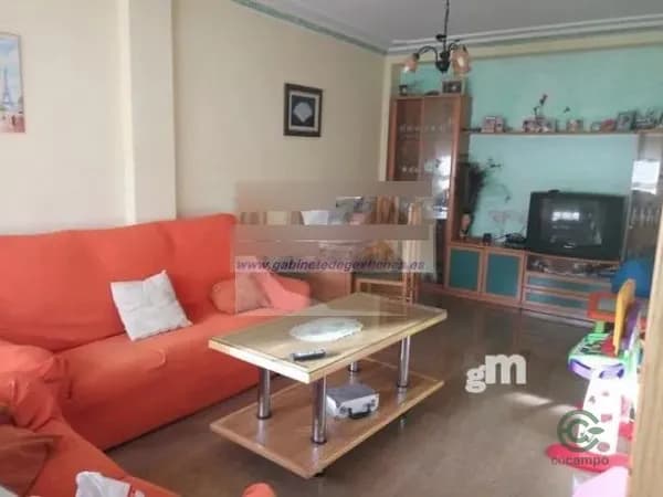 Casa de 0,019 ha en venta en Albacete, Albacete