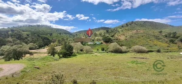 Finca rústica de 0,224 ha en venta en Monchique, Faro