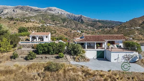 Finca rústica de 0,5 ha en venta en Málaga