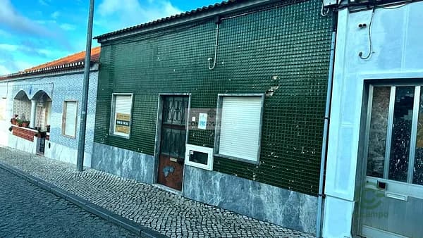 Casa de 0,0141 ha en venta en Aljezur, Algarve