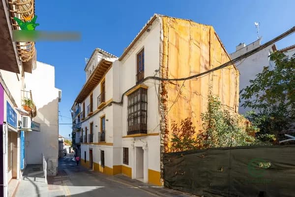 Casa de 0,05 ha en venta en Granada
