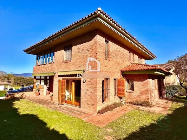 Casa de 0,06 ha en venta en Girona