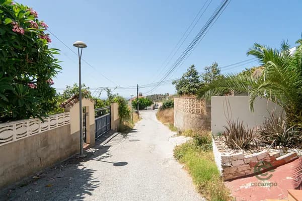Casa de 0,0263 ha en venta en Rincón de la victoria, Malaga
