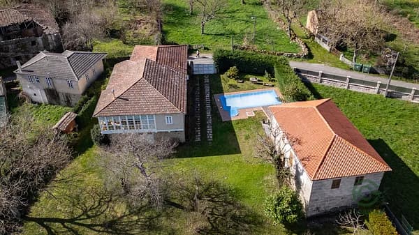 Casa de 0,2627 ha en venta en Maceda, Ourense