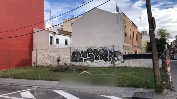 Terreno urbano de 0,0183 ha en venta en Madrid, Madrid