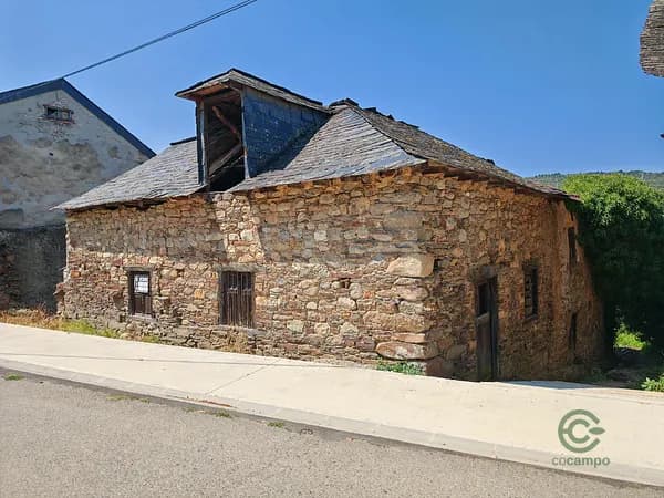 Casa de 0,03 ha en venta en León