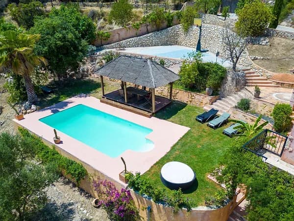 Finca de recreo de 0,037 ha en venta en Polop, Alicante